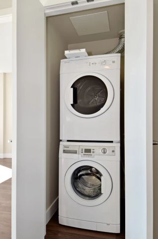 Bridgewater — 1 Bedroom - Photo 2