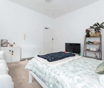 Studio to rent - Photo 6