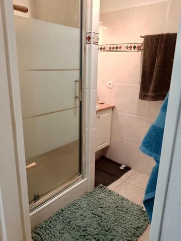 Location Appartement 2 pièces 49m² NICE 06100 - Photo 3