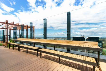 North East Aspect | Pool & Gym & BBQ - Photo 2