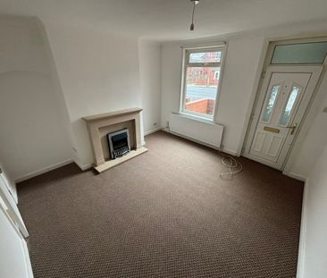 3 bed Terraced - To Let - Photo 1