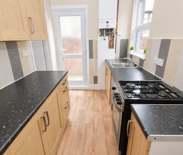 2 bedroom ground floor flat to rent - Photo 1