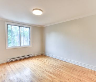 6604 Avenue McLynn - Photo 1