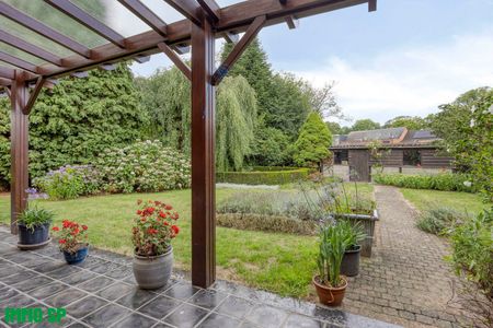 Ruime gezinswoning met 5 slaapkamers nabij Olen-Centrum. - Photo 3