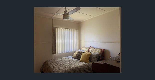 3 Bedrooms with an office and wheelchair ramp - Photo 1