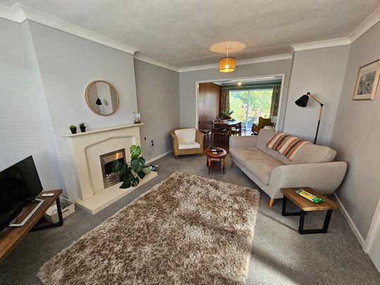 4 bedroom detached house to rent - Photo 1