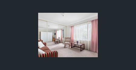 Large Family Home in Matthew Pearce Catchment! - Photo 5