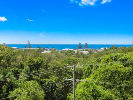 Multi Level Beachside Home In The Heart Of Kingscliff - Photo 2