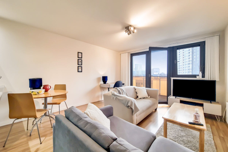 Warton Road, London, E15 - Photo 4