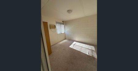 Fully Furnished Townhouse - Photo 4