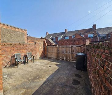 3 bedroom terraced house to rent - Photo 6