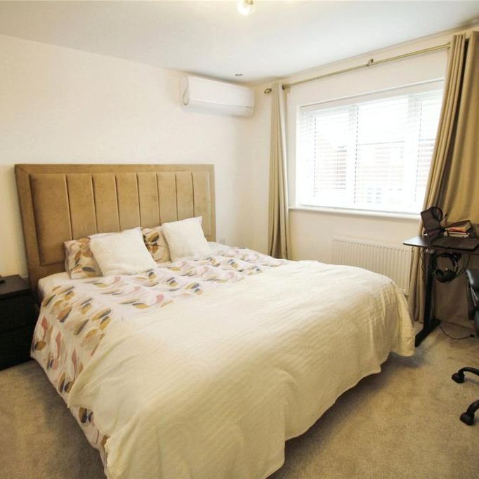 4 bedroom detached house to rent - Photo 1