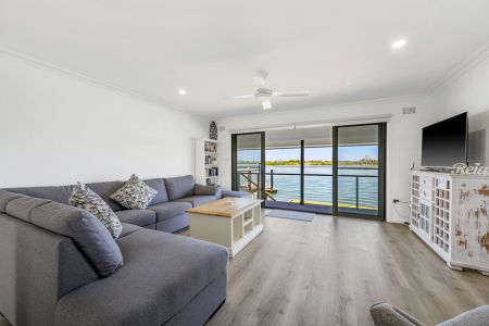 Fully Furnished River Frontage Home! - Photo 4
