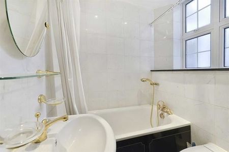Four Bedroom Apartment in Marylebone Road, NW1 - Photo 4