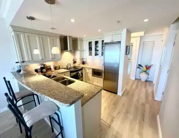 Tsawwassen Oceanfront Furnished Luxury Condominium Apartment For Short Term Rental | 1120 Tsatsu Shores Drive, Delta - Photo 1