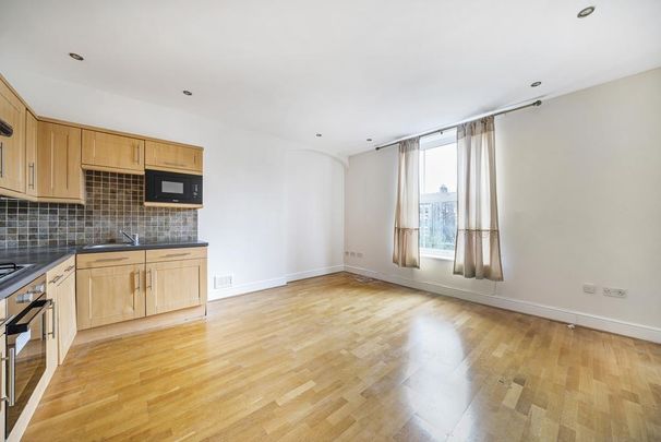 1 bedroom property to rent - Photo 1