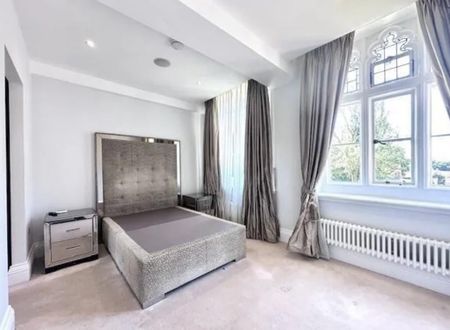 3 bedroom apartment to rent - Photo 3