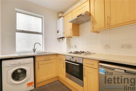 Hazelwood Lane, London, N13 5HB - Photo 4