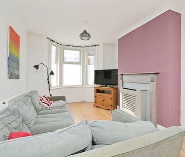 Wycliffe road - Photo 3