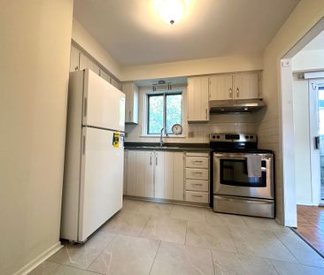 For Lease - 161 Carolbreen Square, Toronto, Ontario - Photo 6