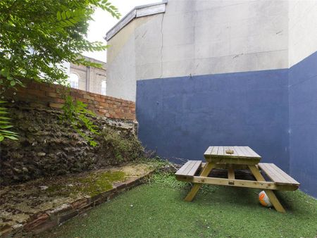 Studio to rent - Photo 3