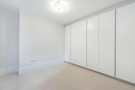 3 bedroom flat to rent - Photo 5