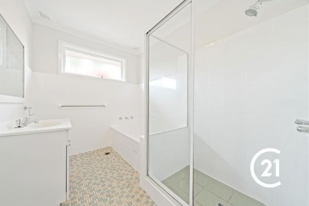 Renovated 3 Bedroom Family Home - Photo 1