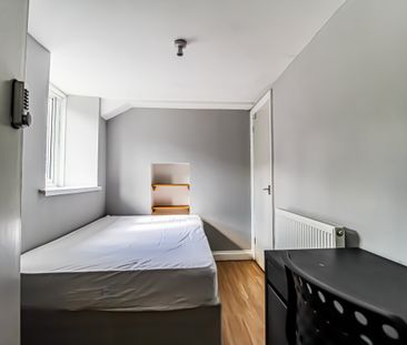 Queen Street, Treforest, Pontypridd - Photo 2