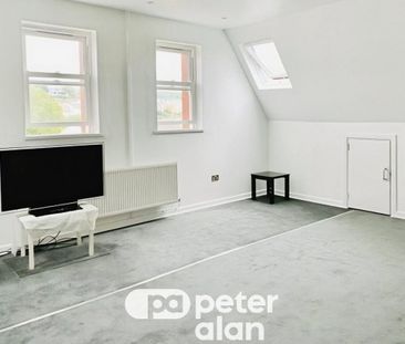 High Street - Photo 5