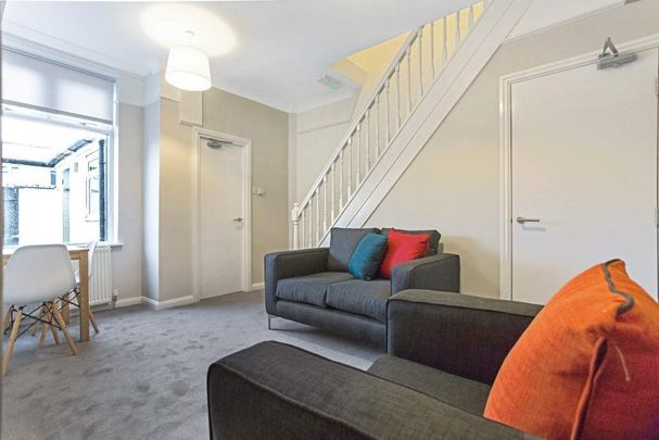 3 bedroom terraced house to rent - Photo 1