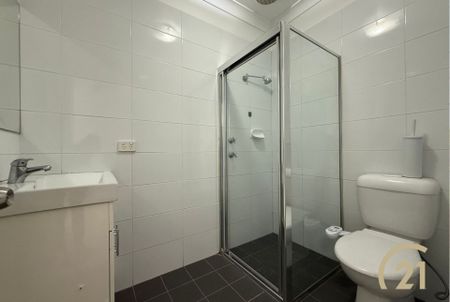 Renovated 4 Bedroom Home&comma; in a Prime Location&excl; - Photo 2