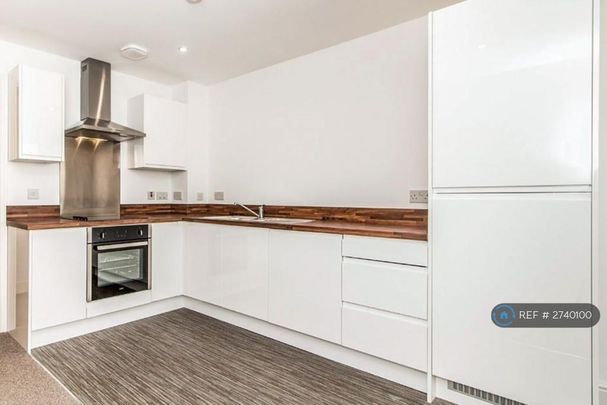 2 bedroom flat to rent - Photo 1