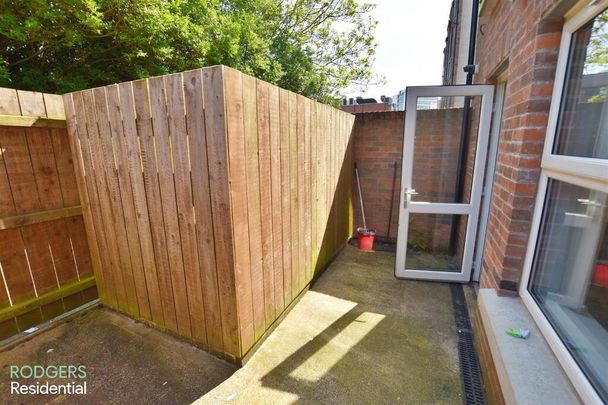 Apt 3, 104 Eglantine Avenue, Belfast, BT9 6EU - Photo 1