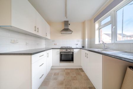 2 bedroom terraced house to rent - Photo 3