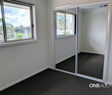 THREE BEDROOM TOWNHOUSE - Photo 2
