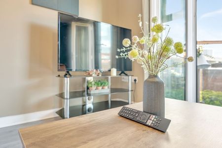 2 Bed Flat, Hever Hall, CV1 - Photo 2