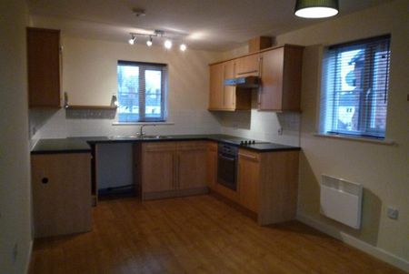 2 bedroom flat to rent - Photo 3