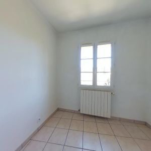 Location Appartement 3 pièces 62m² LORGUES 83510 - Photo 2