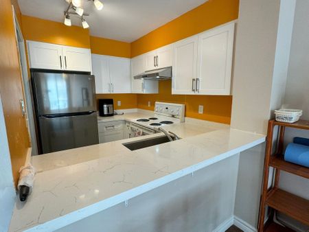 For Lease - 7 Carlton Street Unit# 1010, Toronto, Ontario - Photo 5