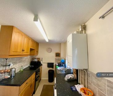 1 bedroom semi-detached house to rent - Photo 5