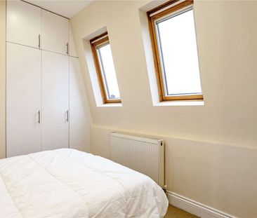 A beautifully presented one bedroom flat situated in a highly desir... - Photo 4