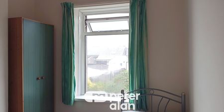 Windsor Street, CAERPHILLY - Photo 3
