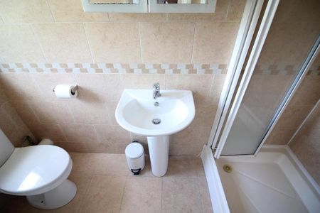 5 bedroom house to rent - Photo 2