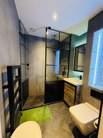 Studio Flat, Hewett Street, EC2A - Photo 3