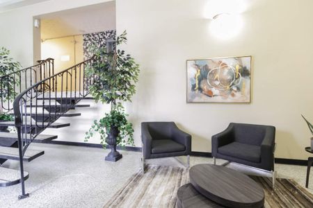 Olympia Court Apartments - ALL INCLUSIVE - Photo 5
