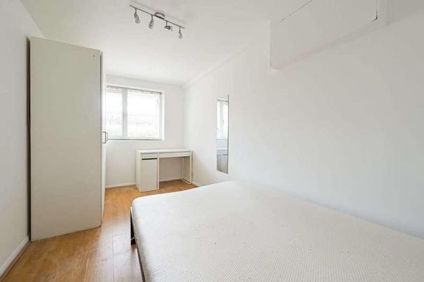 Malmesbury Road, Bow, E3 - Photo 1