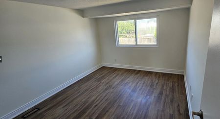 For Lease - 97 Mount Albion Road, Hamilton, Ontario - Photo 3
