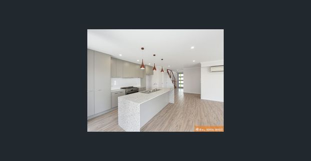 Prestige Property with Solar Panels & Shed! - Photo 1