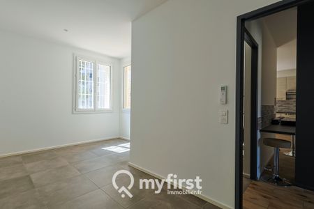 Location Appartement 5 pièces 89m² TOULON 83000 - Photo 2