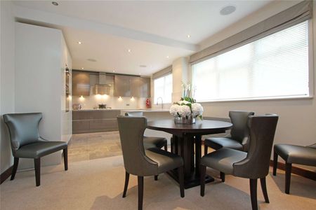 This totally refurbished 3 bedroom apartment in a popular portered block close to Hyde Park. - Photo 5